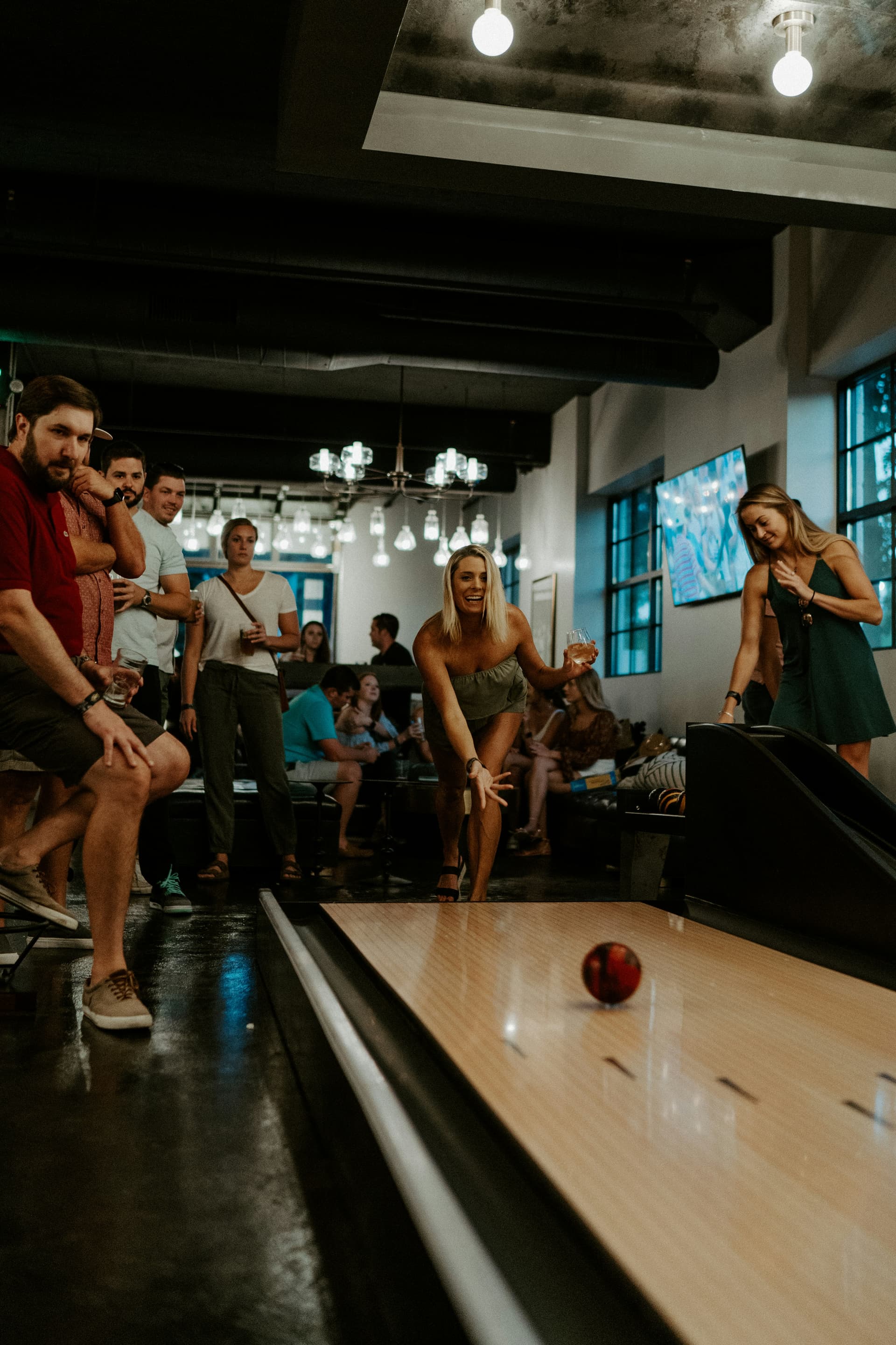 Nightlife and dining experiences with BOGO deals